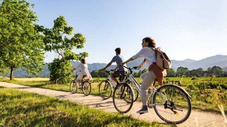 Cycling between volcanoes