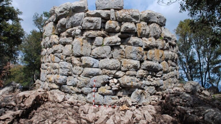 Ruta al castell de Falgars. Ruta 3 Beuda
