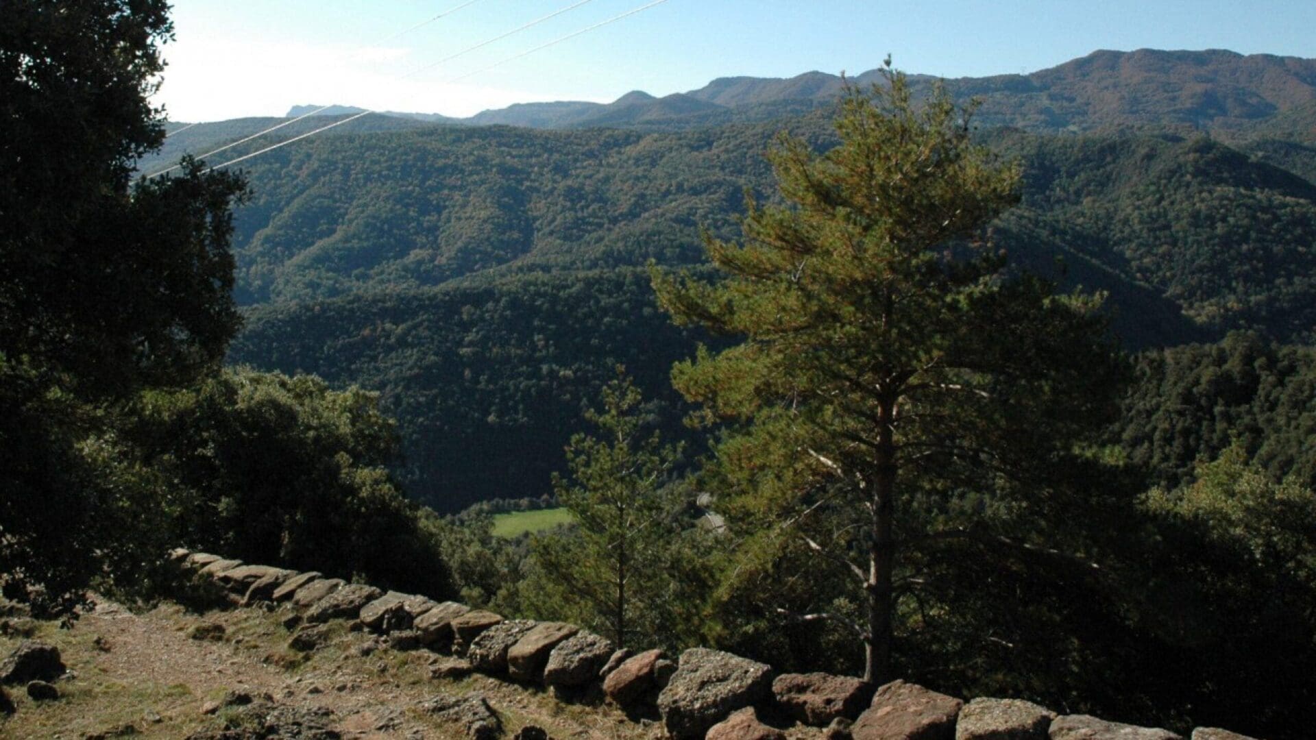 Via romana de Capsacosta des de St Salvador de Bianya o pas dels Traginers. Ruta 1 Vall dels Sentits