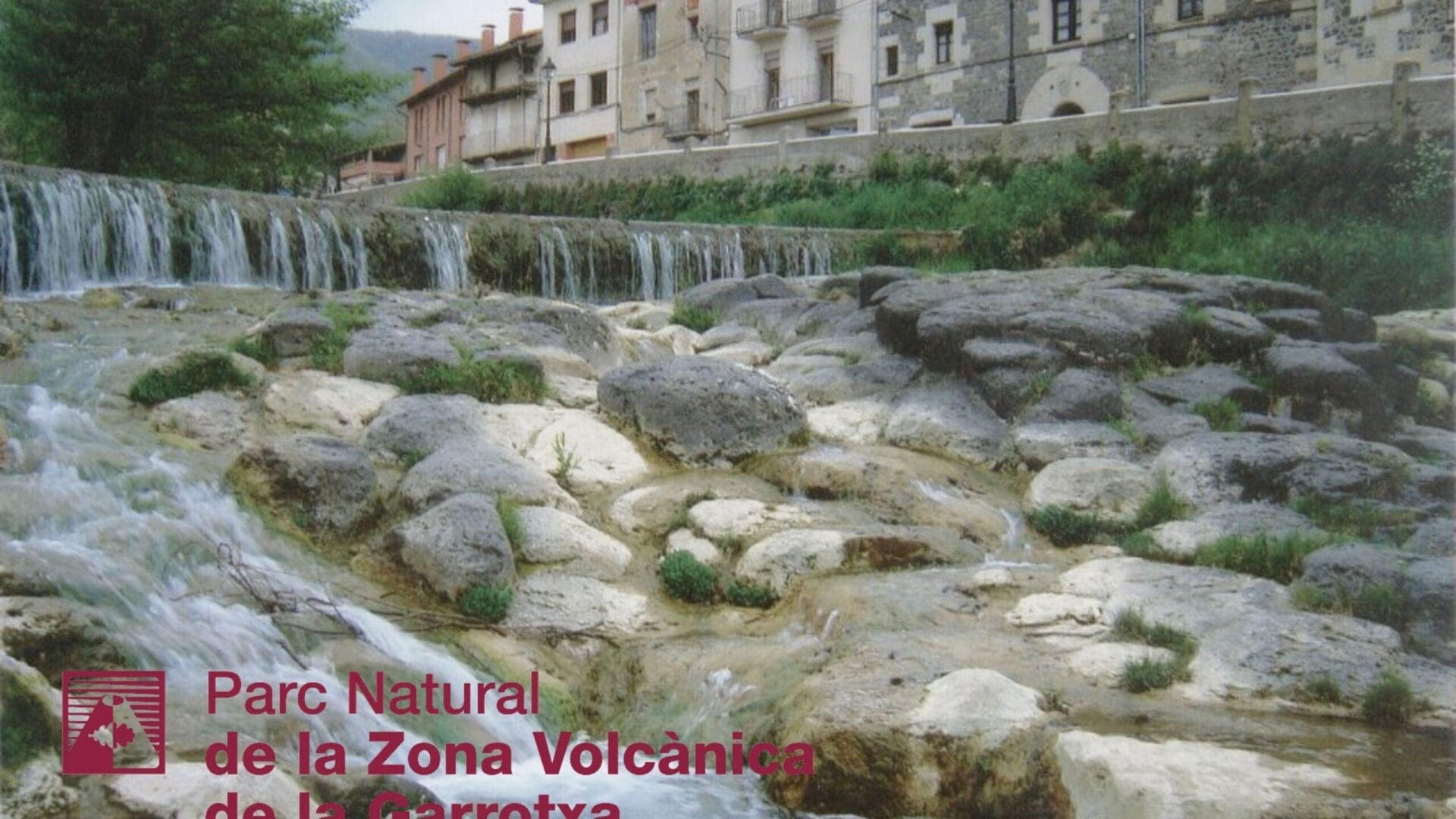 Centro histórico de Sant Feliu de Pallerols. Itinerario 18 Parque Natural