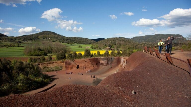 Croscat volcano. Natural Park route 15
