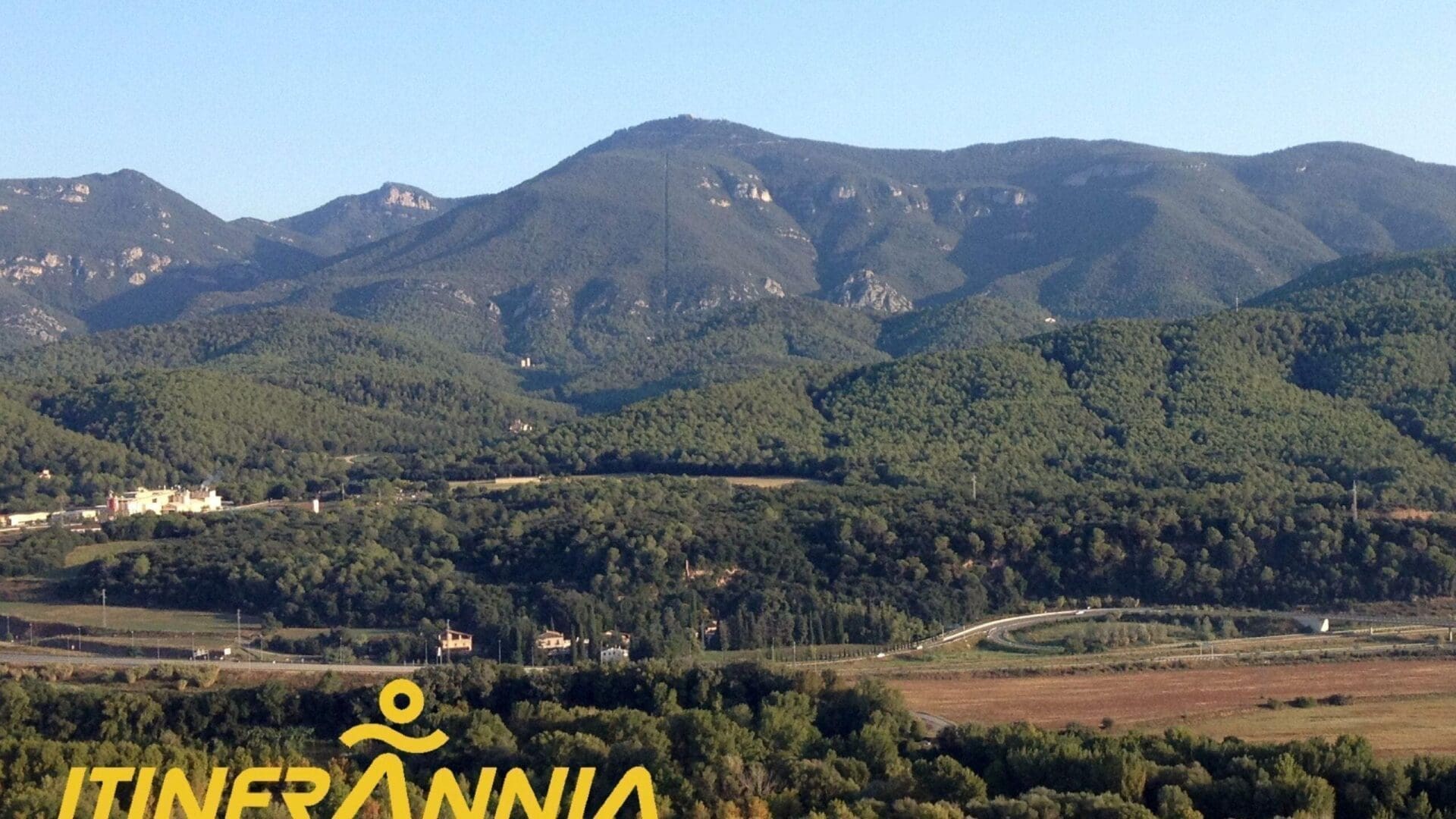 Pujada a la mare de Déu del Mont des de Beuda. Ruta 2 Beuda