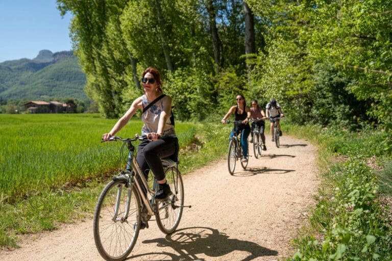 Descobreix els paisatges de la Garrotxa en bicicleta