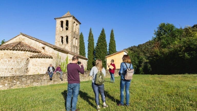 Walking through the Romanesque de la Garrotxa