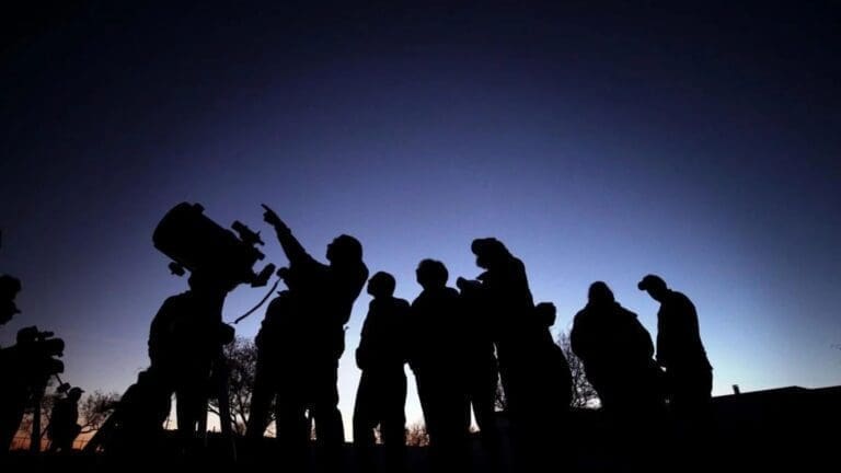 Cenas astronómicas en Cabanyes entre valles