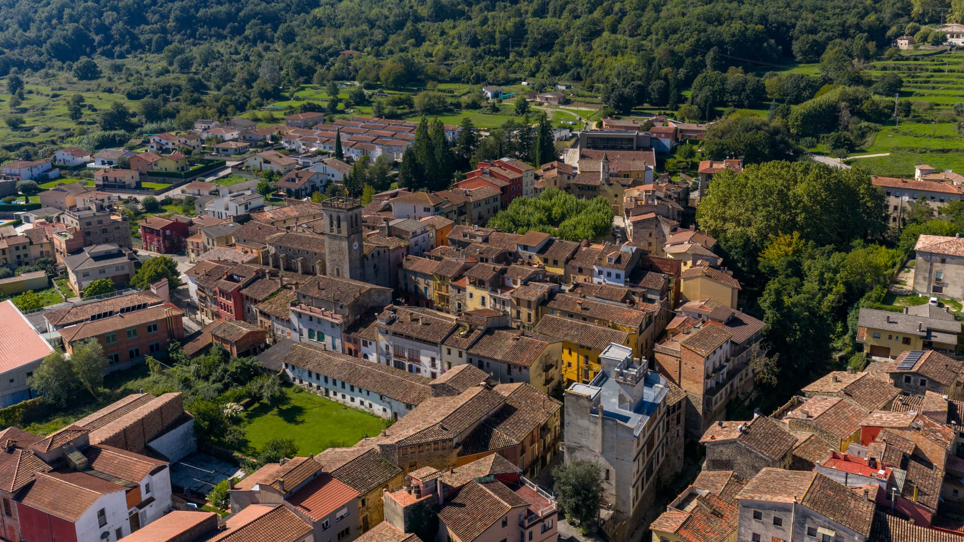 Centre de Sant Feliu de Pallerols. Itinéraire 18 du Parc Naturel