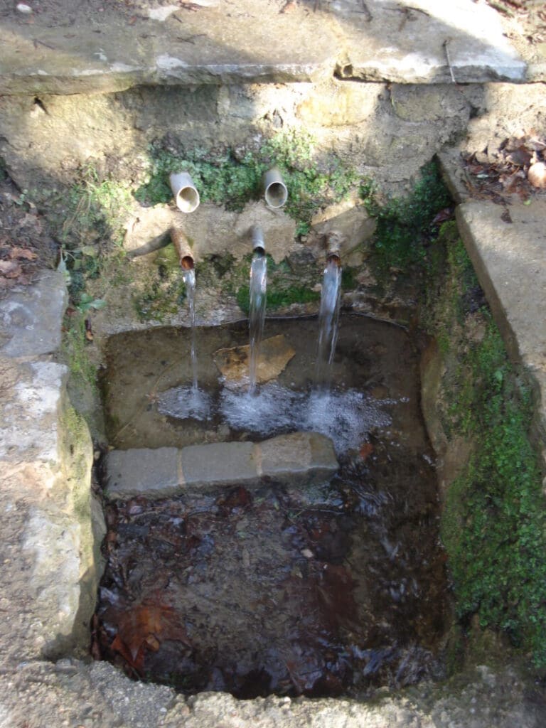 Sant Feliu de Pallerols, fountains, ice well and Santa Cecília. Natural Park route 23