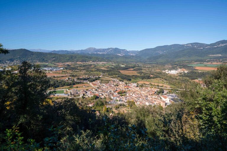 Ascension à Santa Magdalena de Montpalau. Route 1 Sant Jaume de Llierca