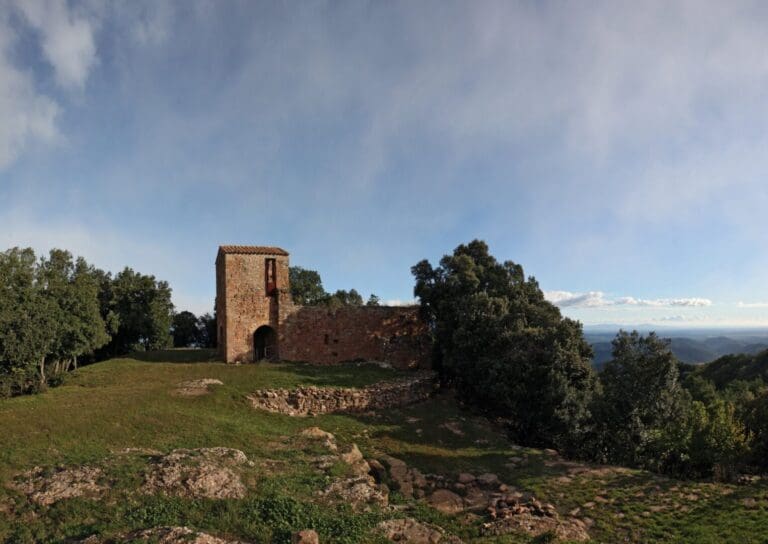 Par des anciens chemins de moines. Route 2 Santa Pau