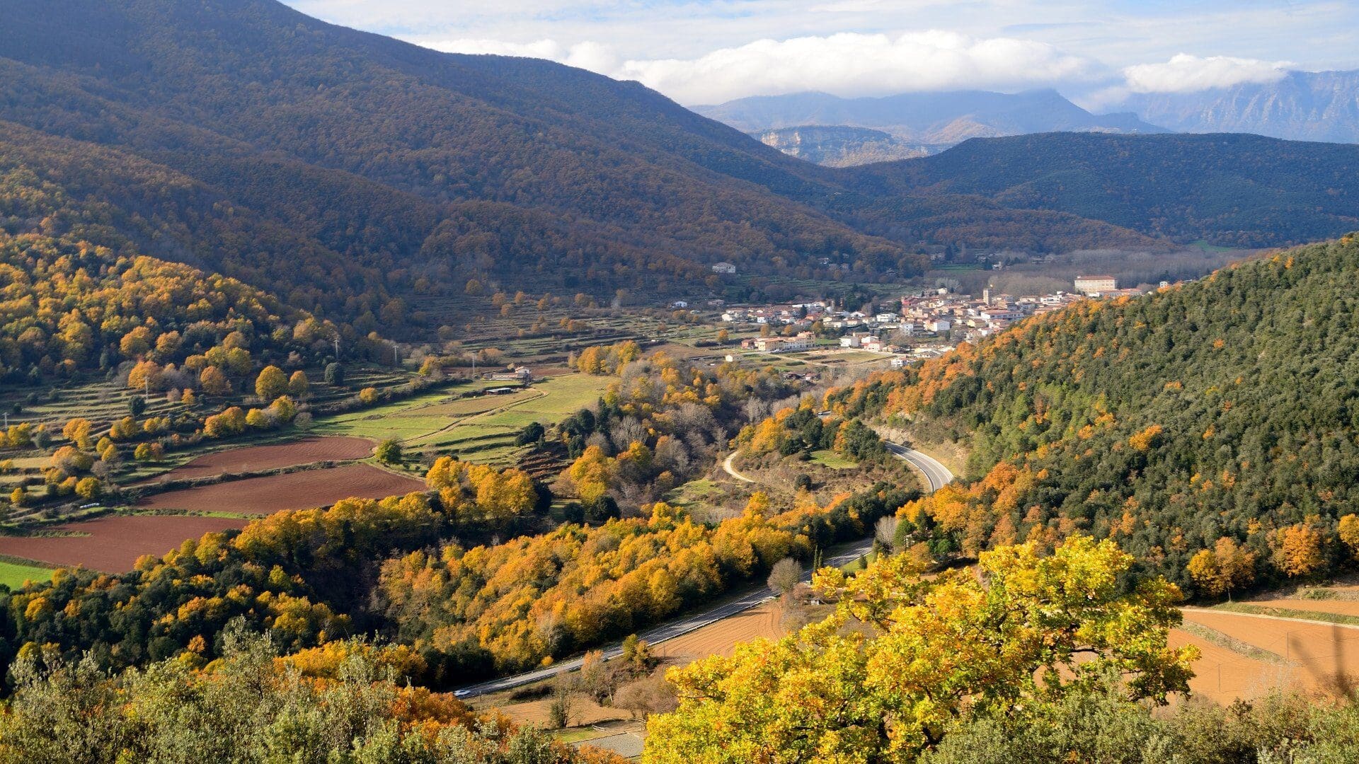 Sant Feliu de Pallerols, volcans de Sant Marc i del Puig Roig. Itinerari 22 Parc Natural