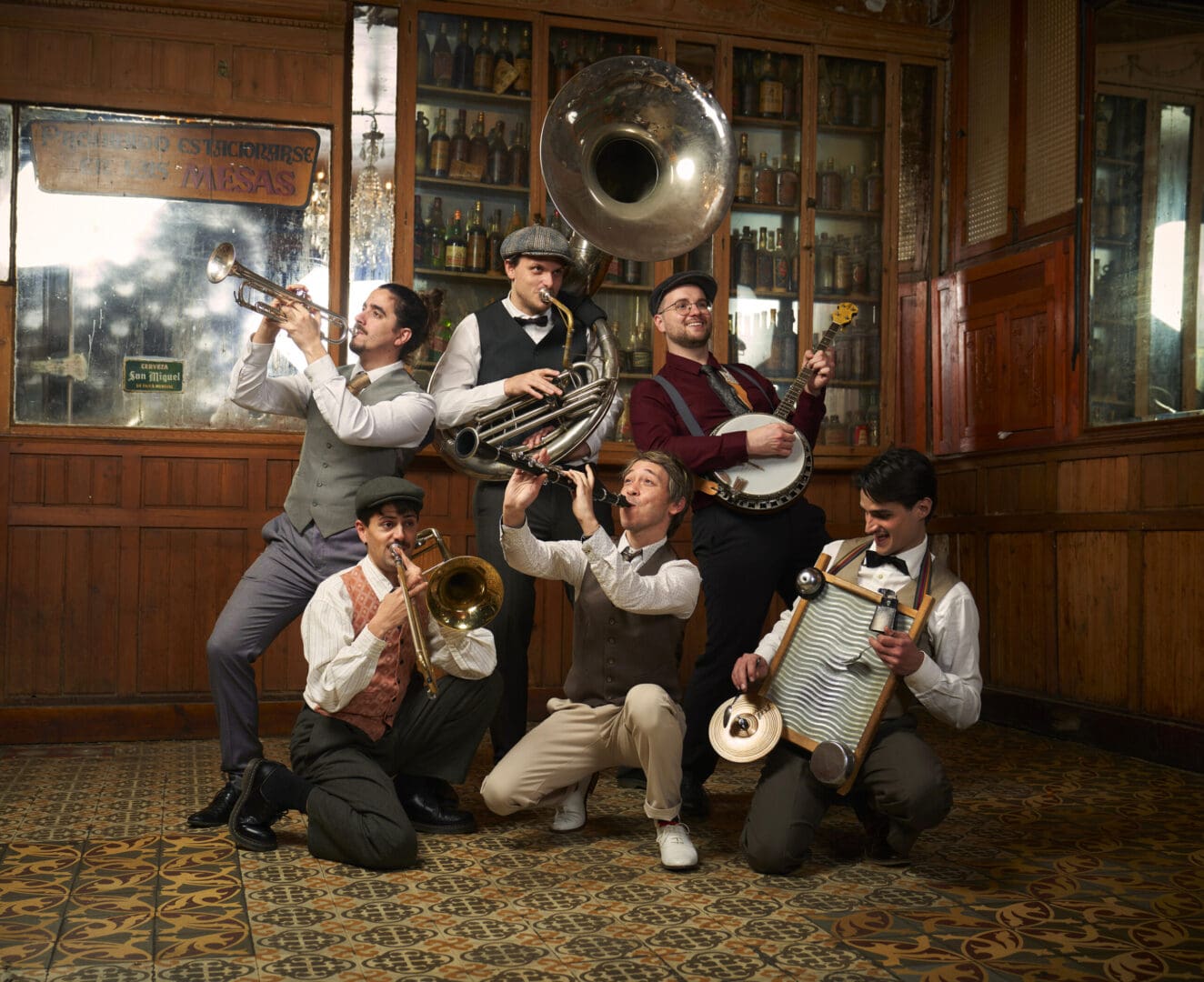 Concert vermut amb Swing Engine Street Sextet