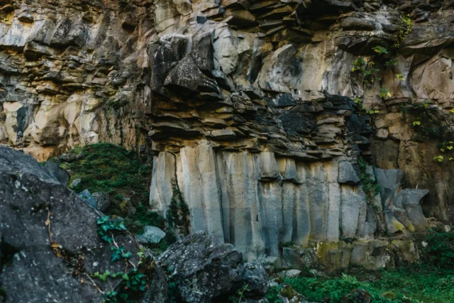 🌋 Descobreix el vulcanisme efusiu de la Garrotxa a Sant Joan les Fonts

Les colades de lava han modelat un dels paisatges geològics més singulars de la comarca. En aquesta nova activitat del programa "Visites amb Valors", recorrerem alguns dels indrets més emblemàtics de Sant Joan les Fonts per entendre com el vulcanisme efusiu ha donat forma al territori que avui contemplem.

🗓️ Dissabte 18 de juliol
🕕 18.00 h
📍 Centre d'informació de Ca l'Esquirolet (Sant Joan Les Fonts)
🎟️ Places limitades. Cal inscripció prèvia 👉https://n9.cl/ifasp

📸@soyecoturista

@itinerannia_senders @consorci.enpaltagarrotxa @pngarrotxa @santjoanlesfonts @costabravapirineu @visitpirineus @catalunyaexperience @descobreixcatalunya