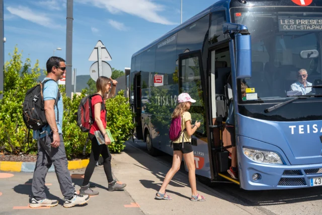 🚌 Si aquests dies visites la Garrotxa, deixa el cotxe i puja al Rumbus! 🌿

Gaudeix d'una manera còmoda, econòmica i sostenible de descobrir la zona central del Parc Natural de la Zona Volcànica de la Garrotxa. Oblida't de buscar aparcament i dedica't només a caminar, respirar i meravellar-te amb els volcans, els boscos i els paisatges que fan única la comarca.

💚 Moure't en transport públic també és una manera de cuidar aquest entorn tan especial.

📍 Les Preses - Olot - Santa Pau

@itinerannia_senders @consorci.enpaltagarrotxa @pngarrotxa @costabravapirineu @visitpirineus @catalunyaexperience @descobreixcatalunya