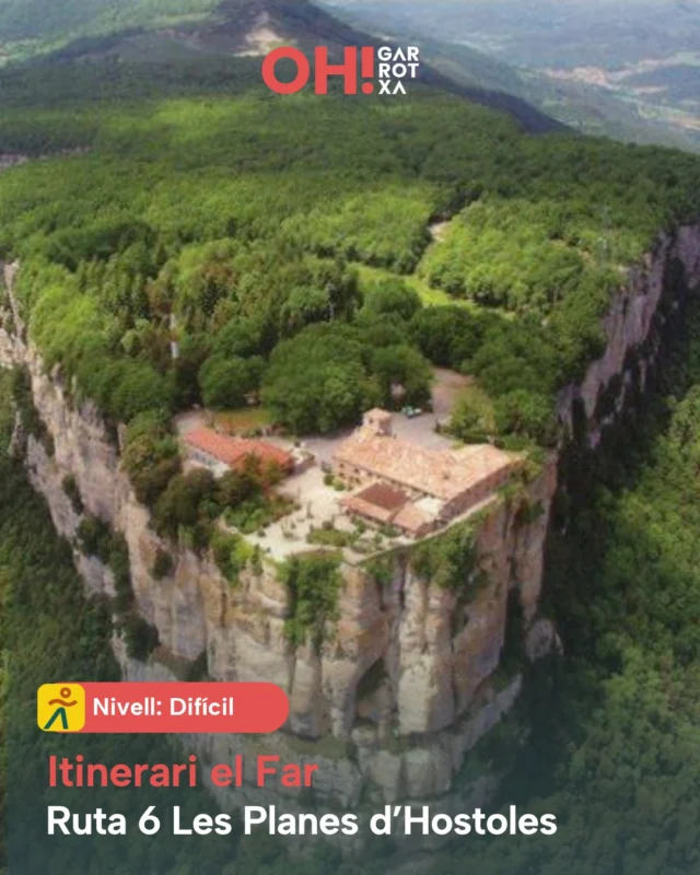 🥾Des de Les Planes d’Hostoles, la ruta del Far ens porta muntanya amunt fins a un dels miradors més impressionants del territori: el Santuari del Far, situat al capdamunt d’una gran cinglera.

El recorregut comença seguint un petit tram de la Via Verda del Carrilet i ben aviat s’endinsa muntanya amunt. Pel camí, val la pena desviar-se uns metres per descobrir el Roure de la Xoriquera, un arbre monumental que ens recorda la riquesa natural d’aquest paisatge. 🌳

I a dalt, després de l’esforç, arriba el premi: unes vistes immenses que s’obren en totes direccions. ⛰️✨

Una ruta per a caminadors acostumats a desnivells i amb ganes de descobrir una Garrotxa més vertical i sorprenent.

🕒 2h 45 min aproximadament (anada)
➡️ 5,4km
🔺 782m de desnivell
ℹ️ Ruta 6 Les Planes d'Hostoles- Itinerari el Far

💡 Guardeu- vos la publicació, i feu la ruta quan pugueu! 😜

@itinerannia_senders @consorci.enpaltagarrotxa @pngarrotxa @costabravapirineu @visitpirineus @catalunyaexperience @descobreixcatalunya @ecoviesgi